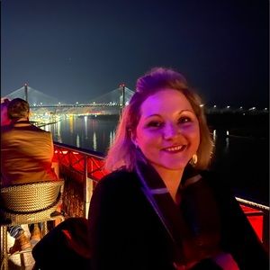 Meet your Posher, Amy